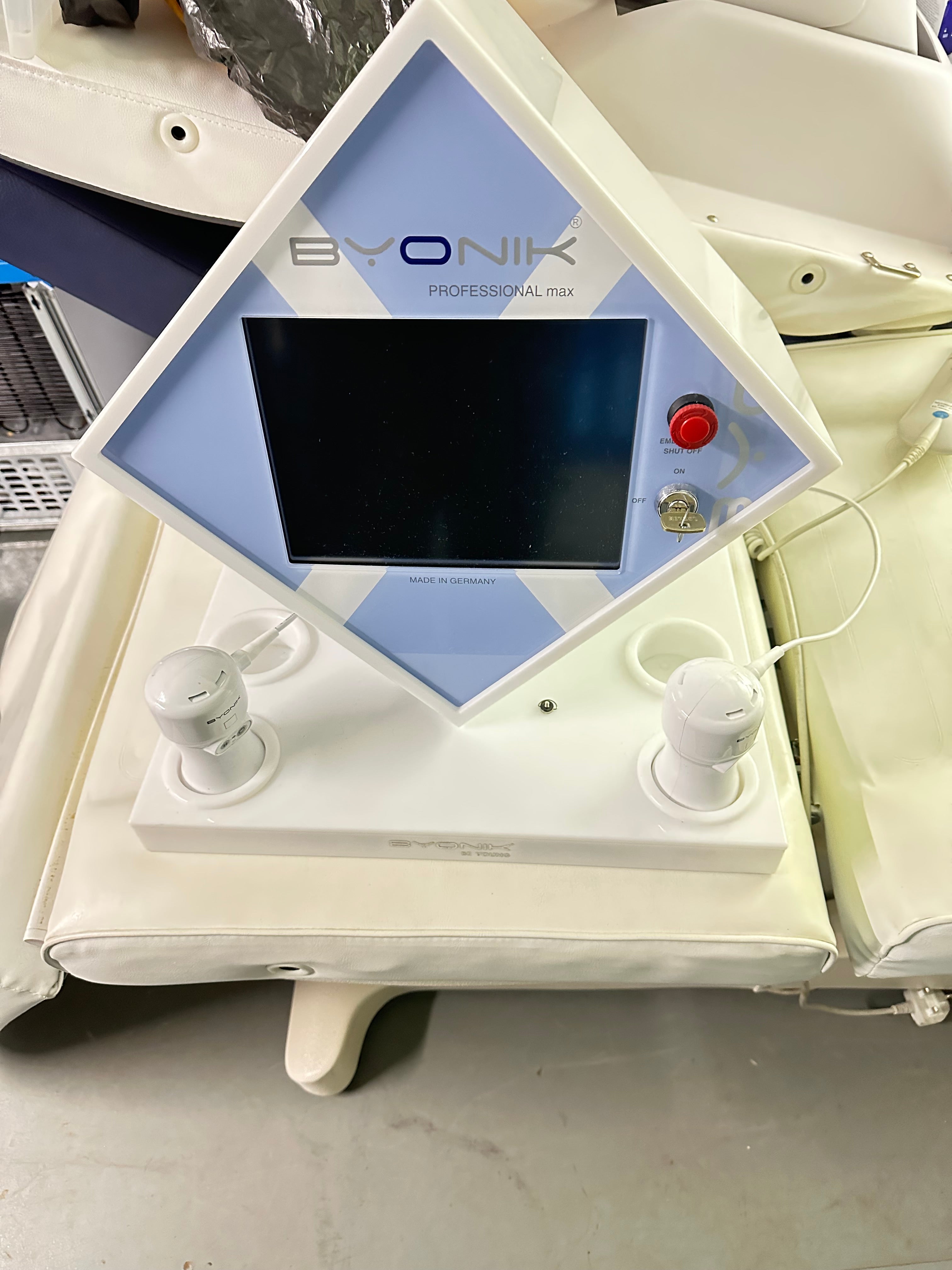 Professional max laser facial