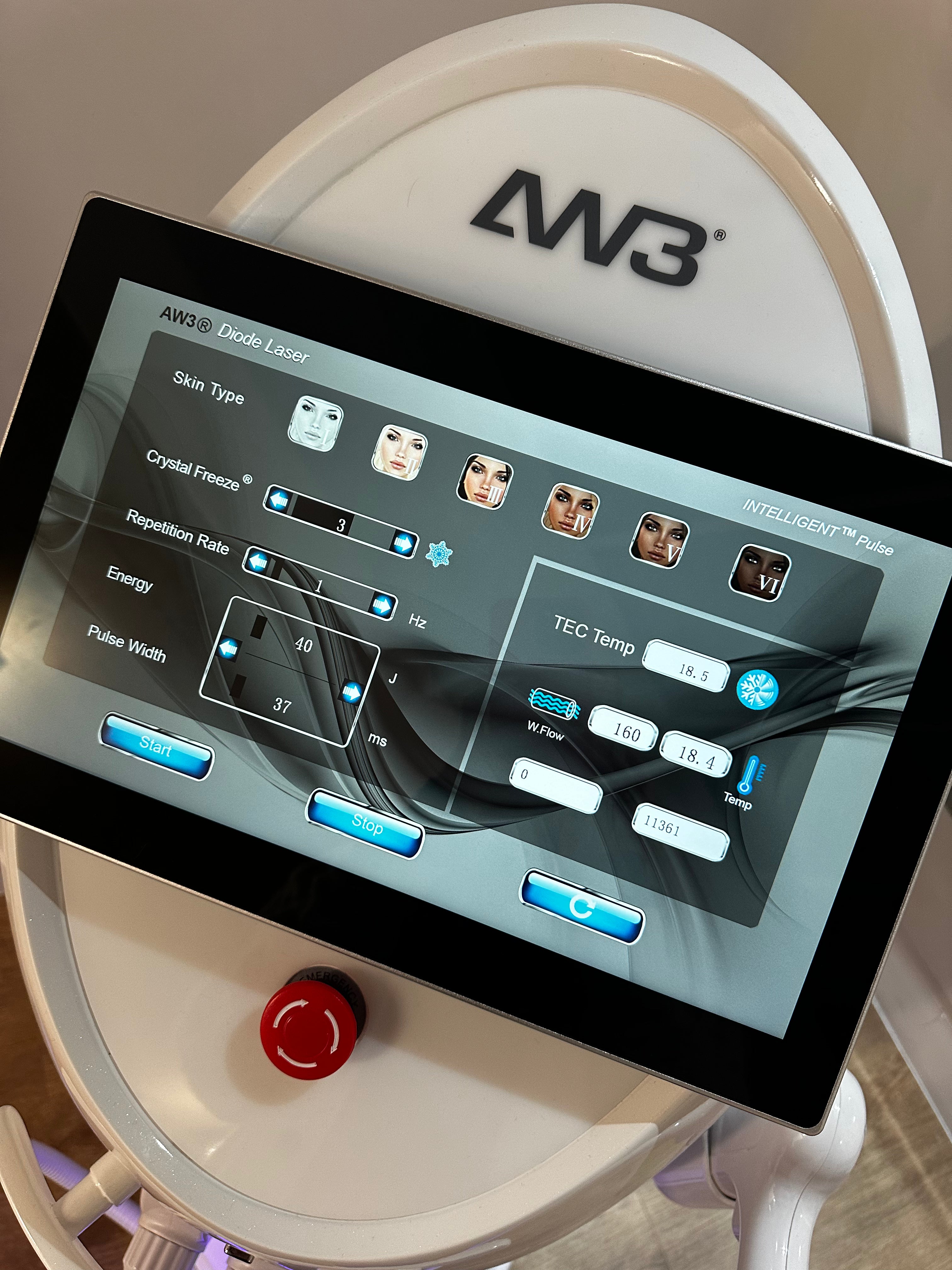 ALL WHITE LASER V COMBO PLUS LASER MACHINE