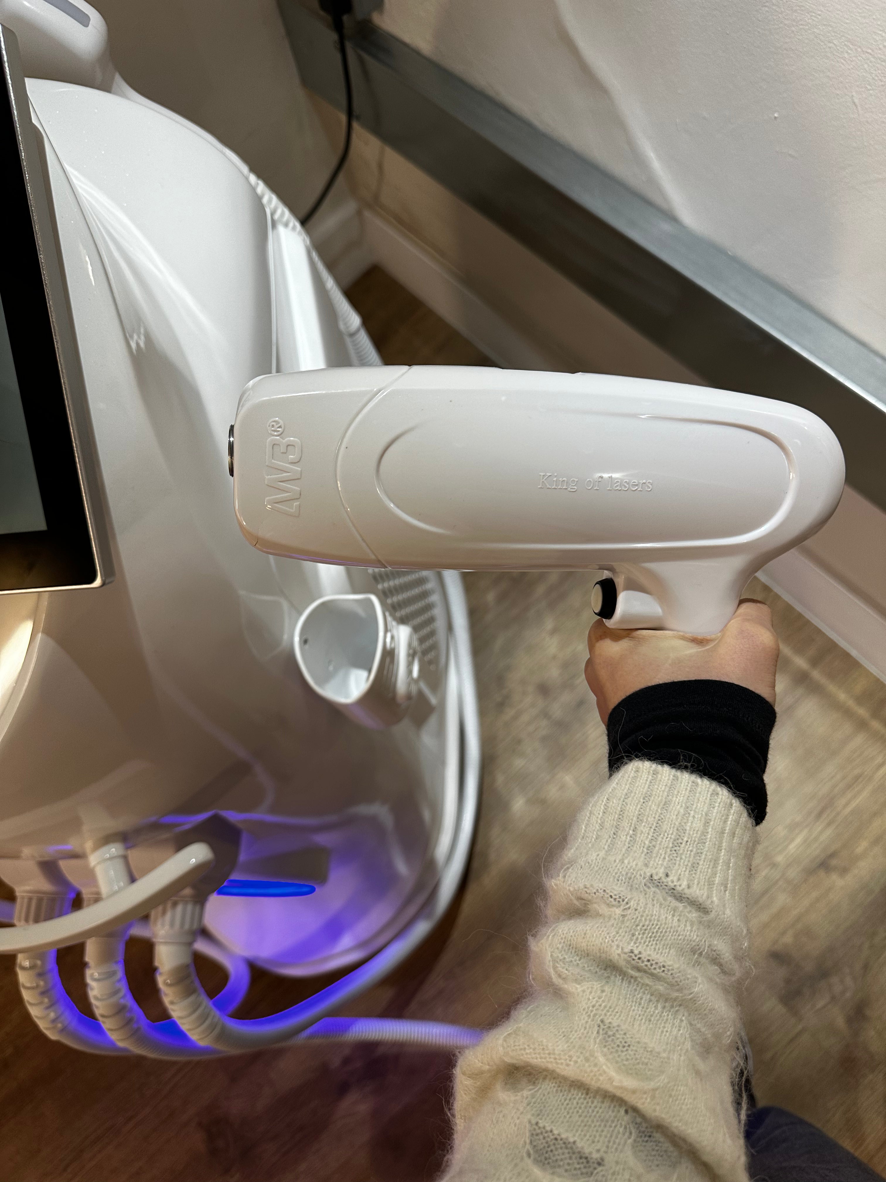 ALL WHITE LASER V COMBO PLUS LASER MACHINE