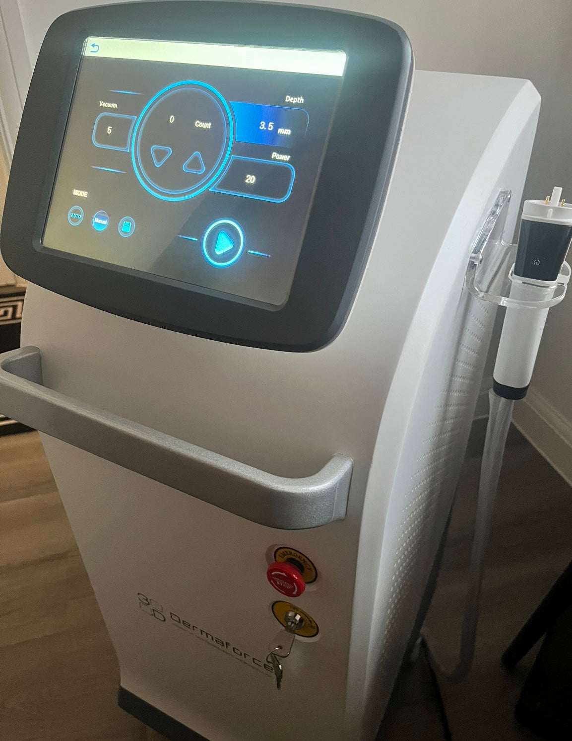 Dermaforce 3d radio frequency microneedling