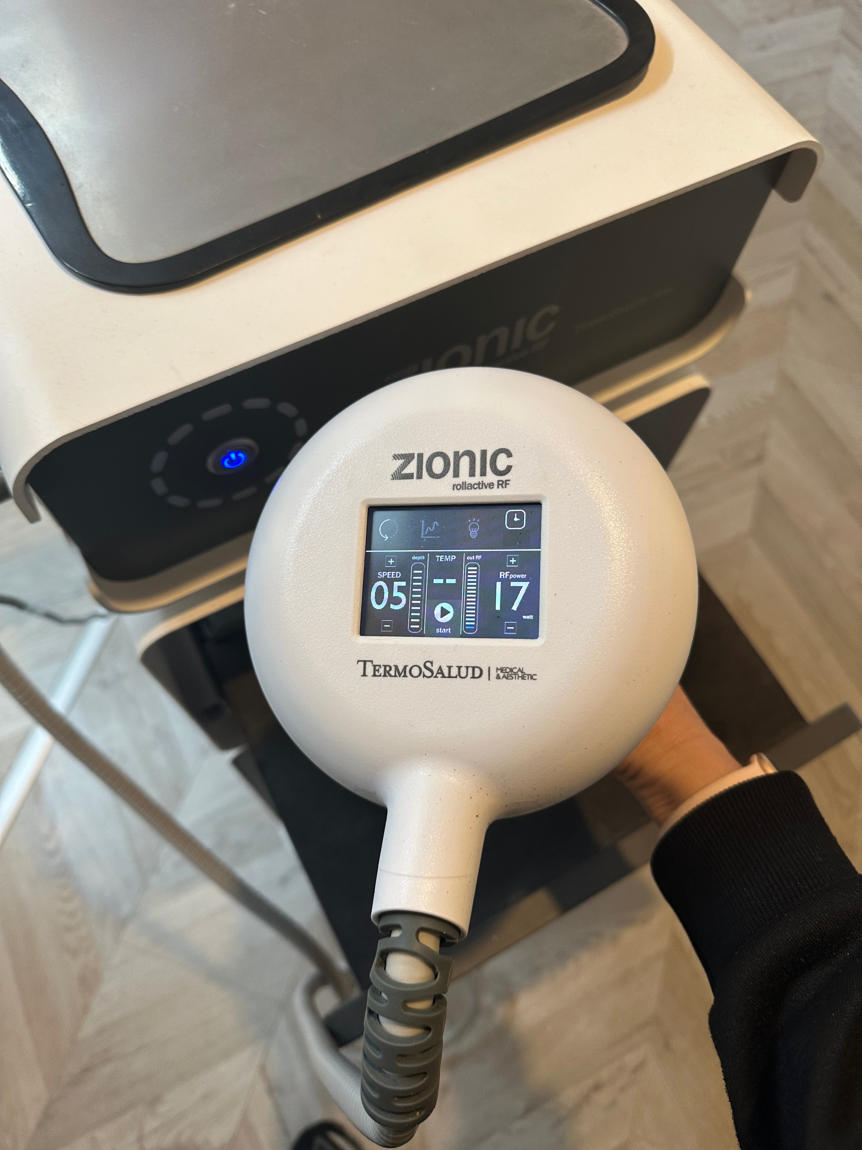 Zionic RF rolleractiv